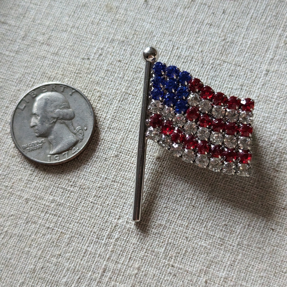 AMERICAN FLAG Rhinestone Embellished Brooch Pin - Picture 2 of 7